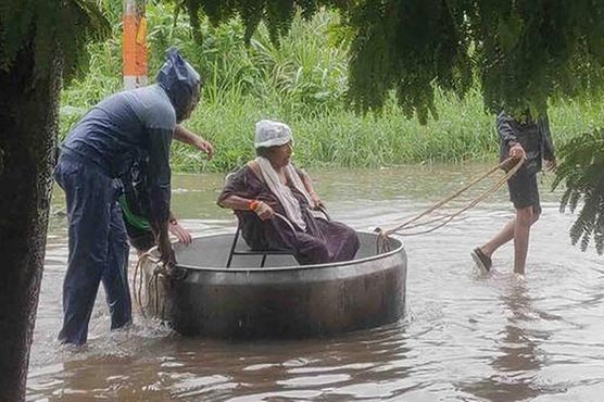 Heavy rains kill 17 in western India