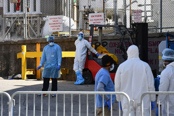 Global virus cases near million as US records youngest death