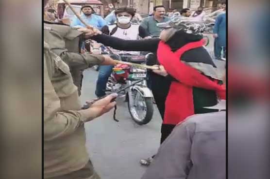 Woman breaks glass door, tortures workers of pizza shop in Faisalabad