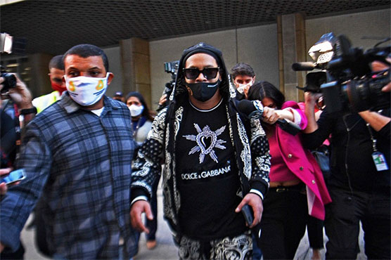 Ronaldinho arrives back in Brazil after Paraguay detention