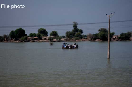Manchar Lake seeps into nearby areas prompting migration