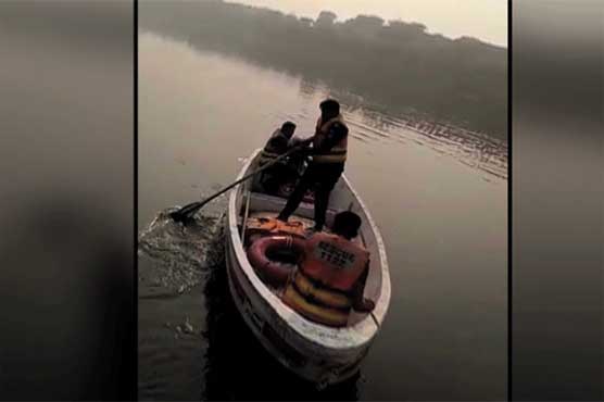 Man throws own five children into canal