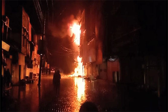 Fire breaks out at electronic shop in Gojra