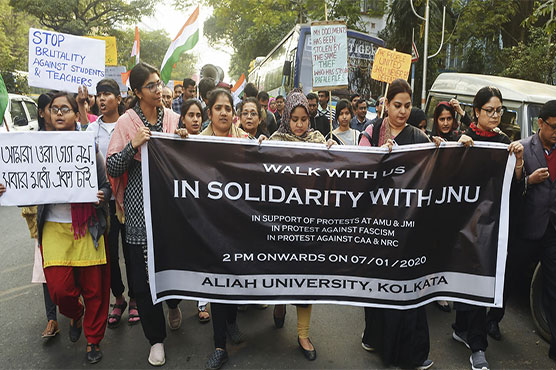 Dozen hurt in fresh Indian student clashes