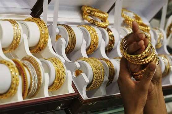 Gold Price Gains Rs300 Traded At Rs 800 Per Tola Business Dunya News