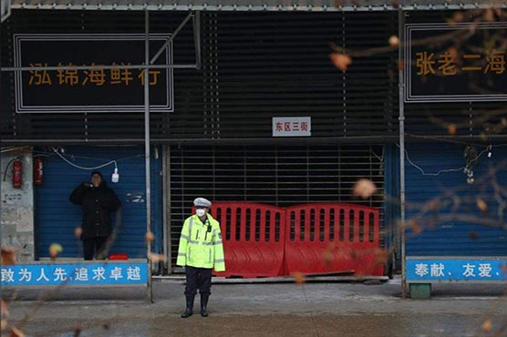 China shuts down transport in eight cities around virus epicentre