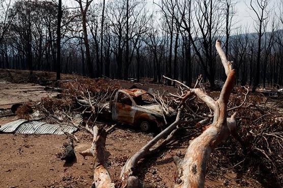 State of emergency declared as bushfire threatens Australian capital