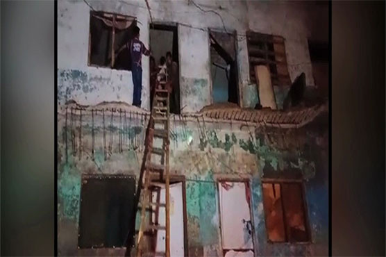 One injured as portion of two-storey building collapses in Karachi