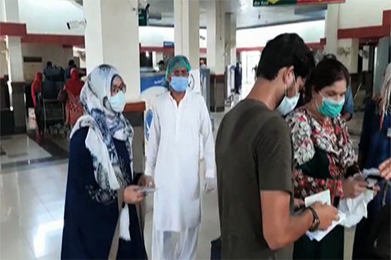 75 Pakistanis stranded in India due to Covid-19 return home