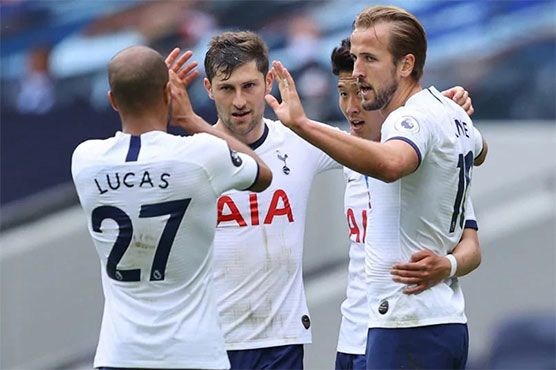 Kane double dents Leicester's Champions League bid