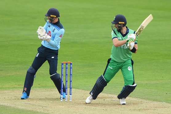 England bowl in 1st ODI against Ireland