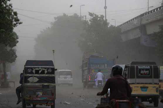 Dust storm in Karachi kills four, in roof and wall collapse incidents