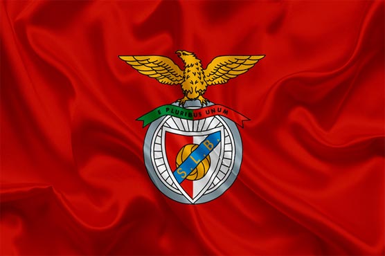 Benfica bus stoned after first game back, two players injured