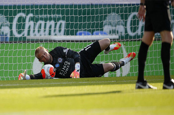 Schmeichel saves Leicester with penalty stop in Brighton draw