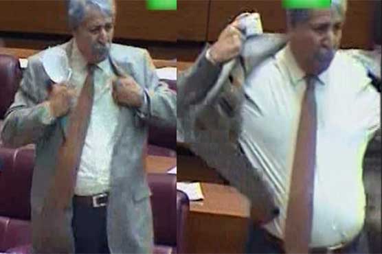 Outraged Naveed Qamar takes off coat in NA to fight PTI's Ali Zaidi
