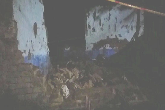 Roof collapse kills three in Swabi