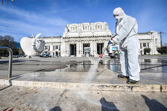 Coronavirus: Italy hits single-day record with 250 deaths