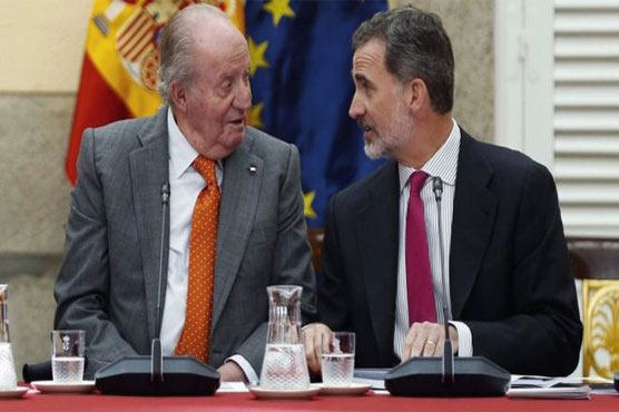 Spanish king distances himself from scandal-hit father