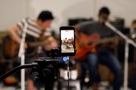 Instagram adds ways for online video stars to earn money