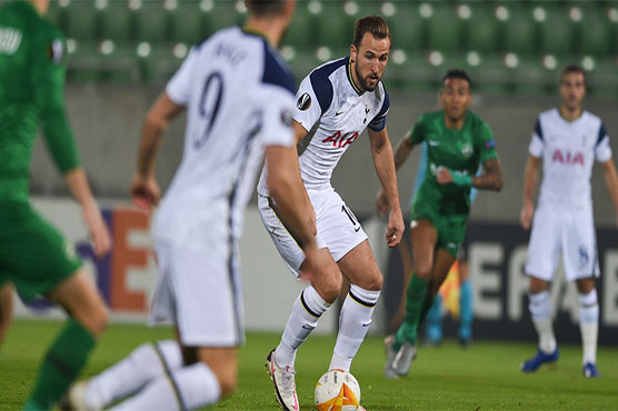 Kane makes it 200 for Spurs, Benfica fight back against Rangers