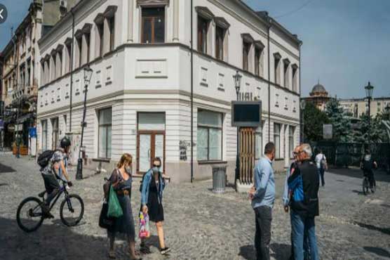 Romanians vote in local elections amid virus surge