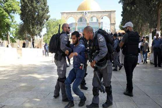 Over 100 wounded in clashes with police in Jerusalem: medics