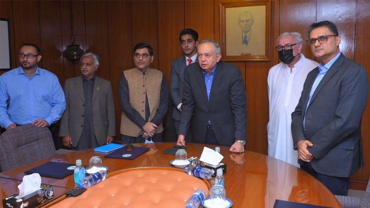 Govt striving hard to increase exports of highest quality products: Razak