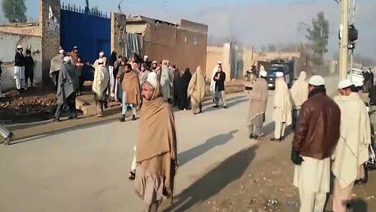 Six people die due to gas leakage in Hangu