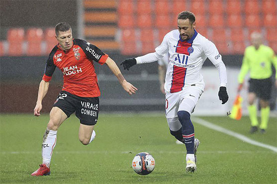 PSG suffer first defeat under Pochettino to allow Lille to move top