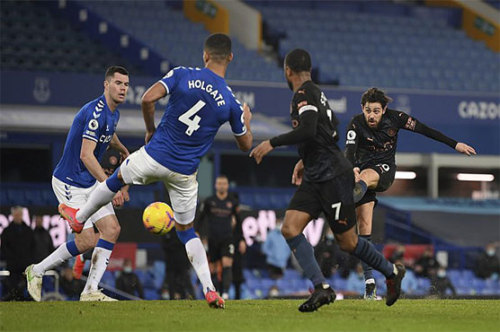 Man City beat Everton to march 10 points clear