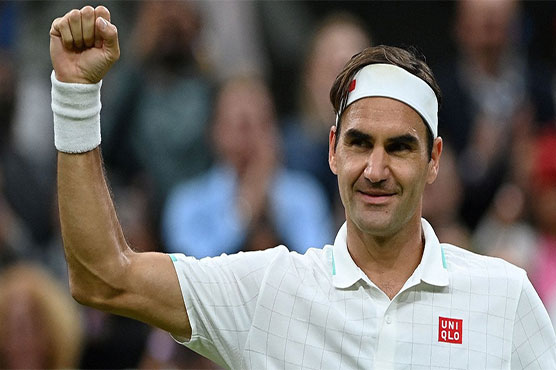 Federer becomes oldest Wimbledon quarter-finalist in modern era
