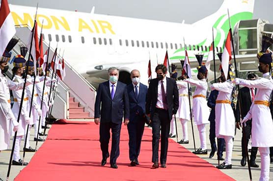 Tajikistan President Emomali Rahmon receives guard of honor at PM House in Islamabad 