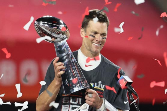Brady eyes eighth Super Bowl after inking extension