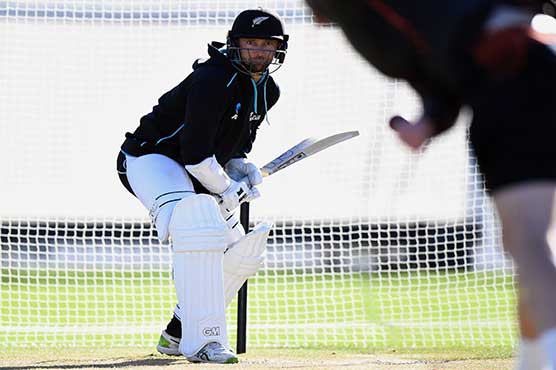 New Zealand batsman warms up for India with kitty litter on pitch
