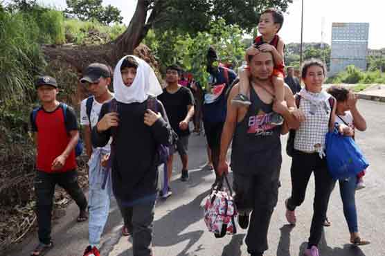 Mexican police break up US-bound migrant caravan