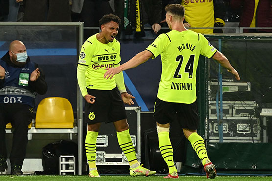 Malen Claims First Dortmund Goal To Seal Win Over Sporting Sports Dunya News