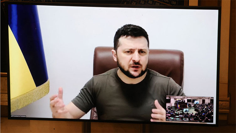 Russia regrouping for 'powerful strikes', Zelensky warns