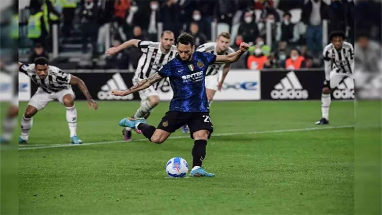 Inter sneak past Juve to stay on heels of leaders Milan