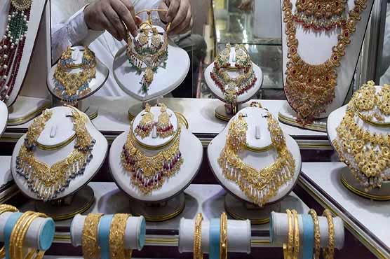 Gold prices increase Rs 800 to Rs 132,800 per tola 