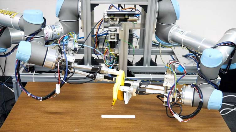 Japanese robot can peel bananas cleanly, most of the time