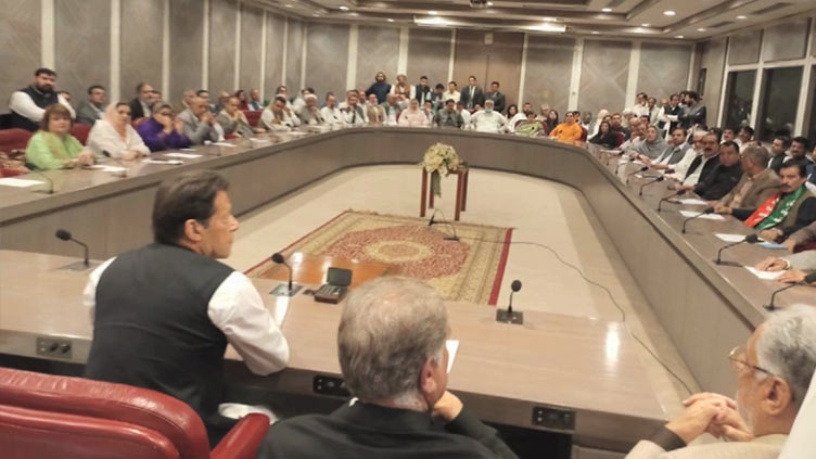 'Will not sit with thieves': PTI MNAs agree to resign