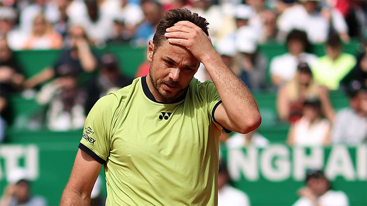 Wawrinka loses on return after year out injured