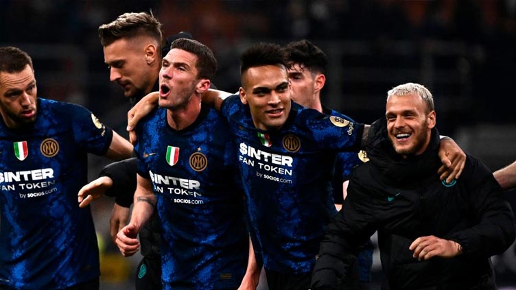 Inter outclass Roma to return top of Serie A