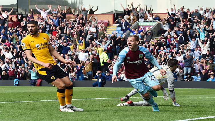 Revitalised Burnley move out of bottom three with win over Wolves