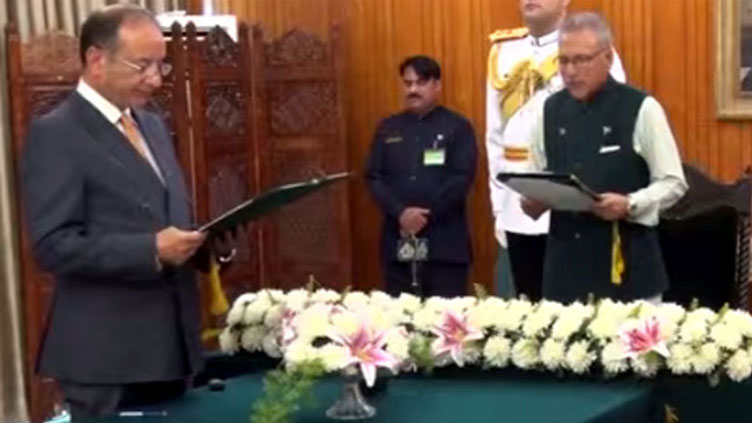 Musadik Malik takes oath as Minister of State