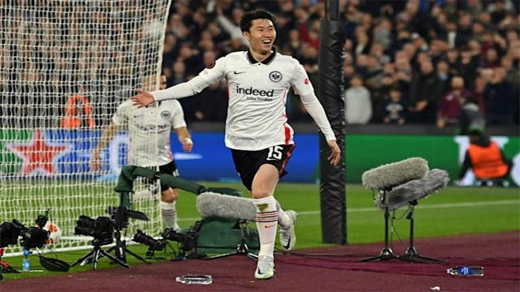 Frankfurt take control against West Ham in Europa semi-final