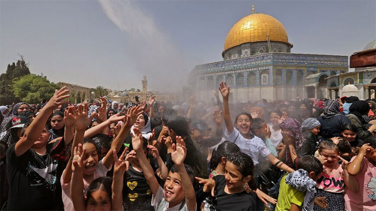 Dozens hurt in fresh clashes at Jerusalem's Al-Aqsa site