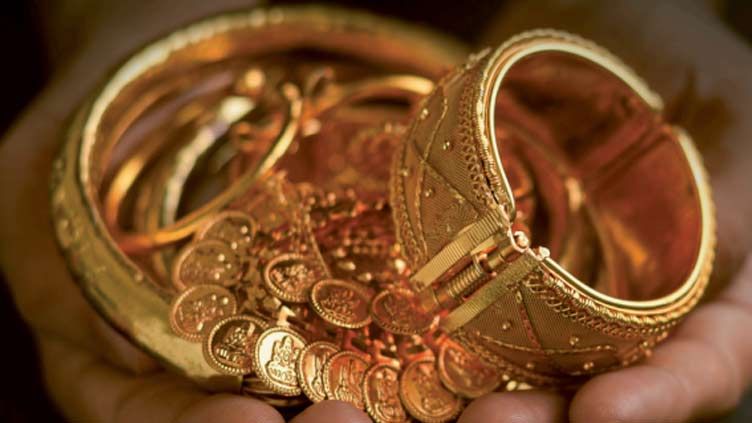 Gold price decline Rs3,500 to Rs154,900 per tola