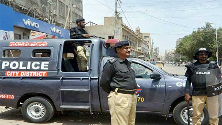 Hand grenade explosion martyrs two police officials in Karachi 