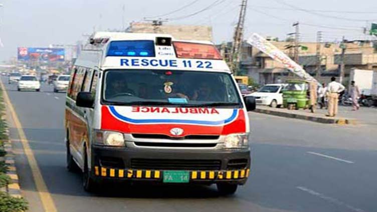 10 injured as speeding bus overturns in Pakpattan 